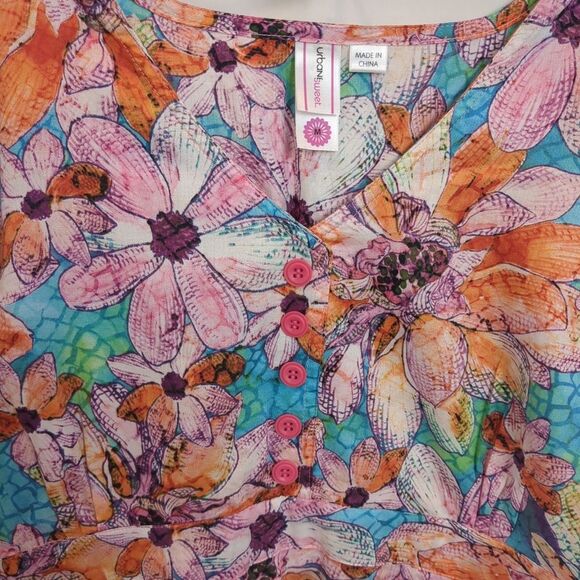 URBANE Live Sweet Collection Tropical Flower Print Lightweight Scrub Top Size M - Picture 3 of 6